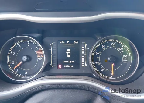 2018 Jeep Cherokee Latitude Plus 4X4 from USA, damaged, VIN 1C4PJMLB1JD532917